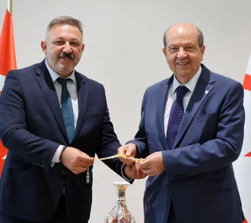 Tstk heyetinden kktc cumhurbaskani ersin tatar a anlamli ziyaret09 360x320